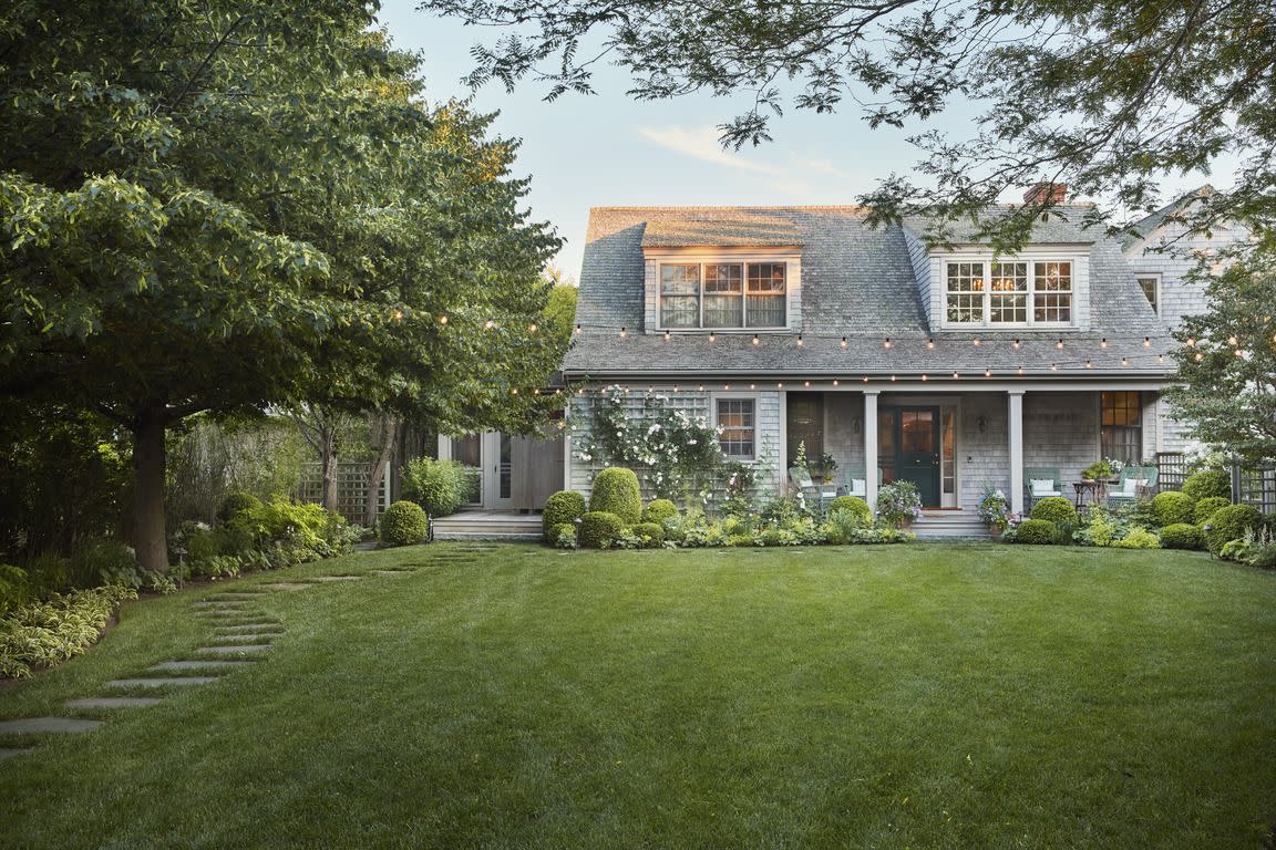 Veronica Swanson Bart Nantucket Cottage outdoor view
