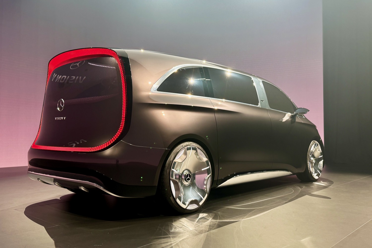 Behind quarter view of the Mercedes-Benz Vision V concept.
