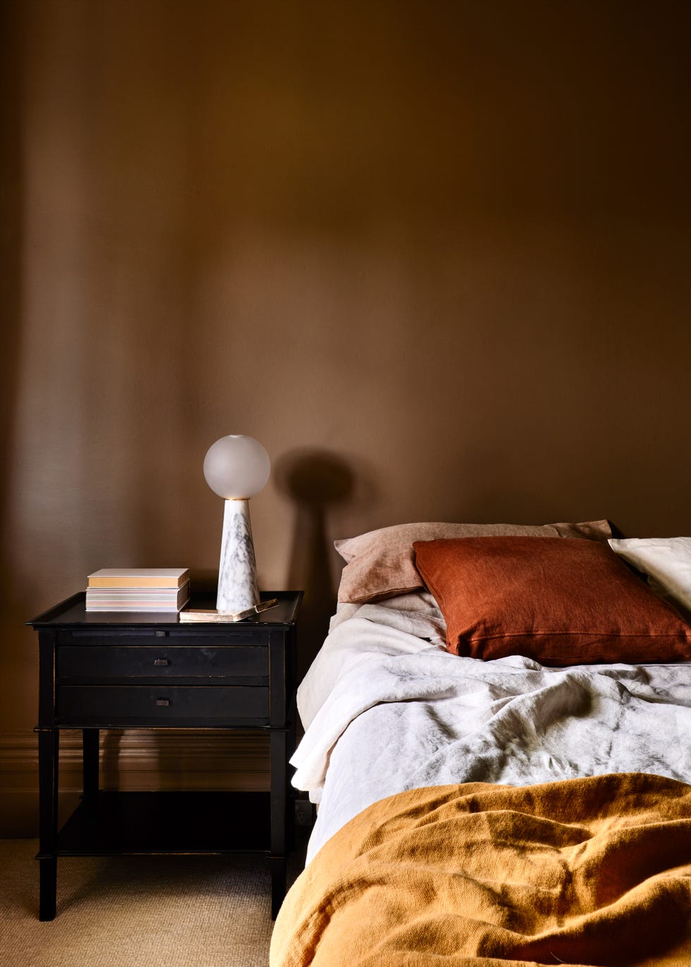 Brown bedroom, design fiona lynch paint paint rich biscuit, dulux Brown bedroom, design fiona lynch paint paint rich biscuit, dulux