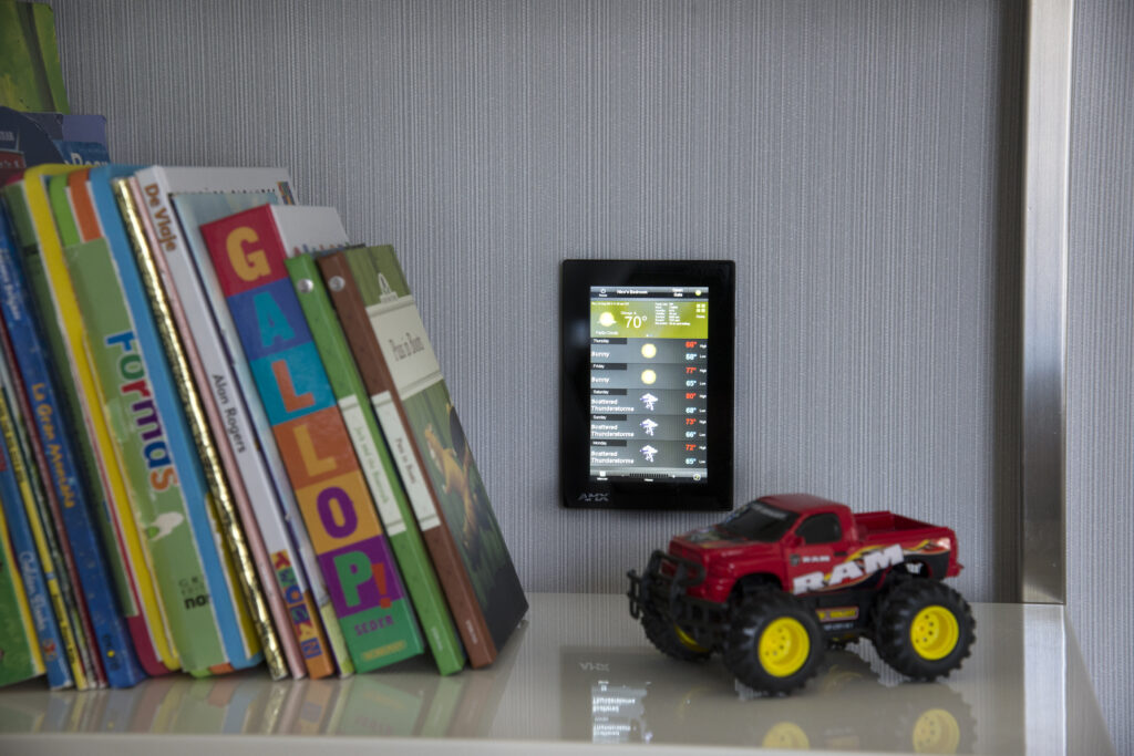 Bridging of the gap between design and smart home technology
