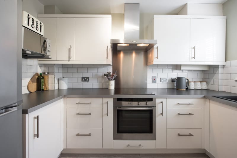 5 kitchen worktop trends on the way out in 2025 (and what she replaces)