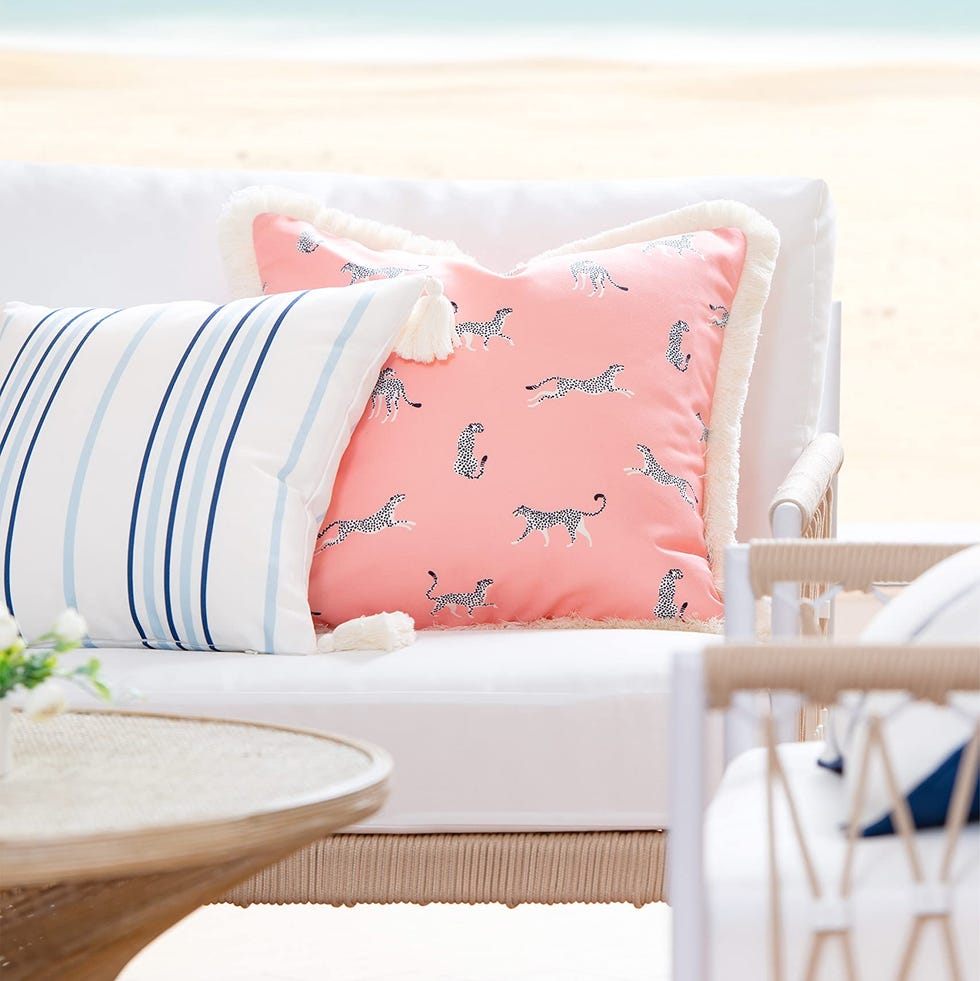 Pink Leopard Outdoor cushion cover Pink Leopard Outdoor cushion cover