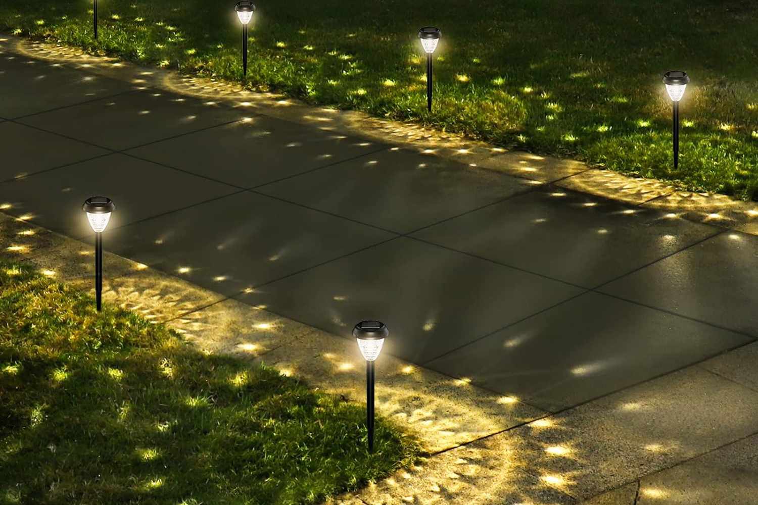 Amazon Outdoor lights start at 11 US dollars for the Memorial Day