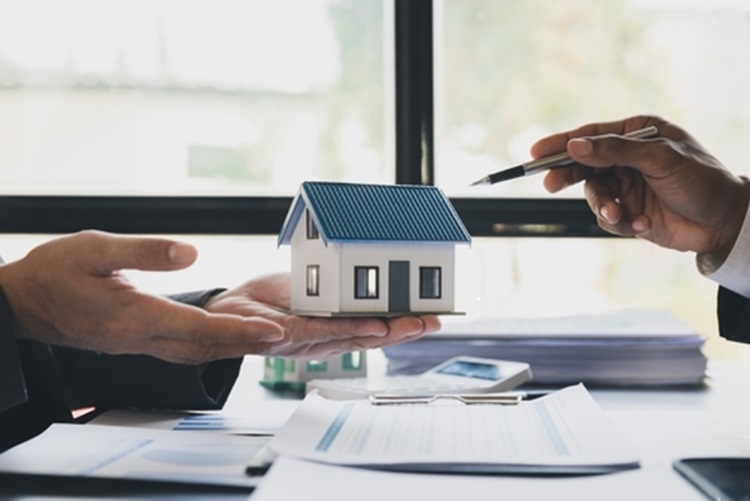Best ways to increase the resale value from home in 2025