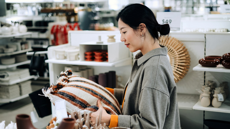 Someone who shops for residential culture