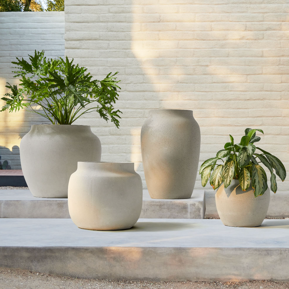Ronan Ficonstone Indoor/Outdoor planter Ronan Ficonstone Indoor/Outdoor planter