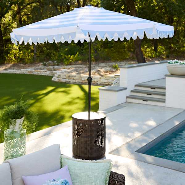 Highland patio umbrella & table 2-part set