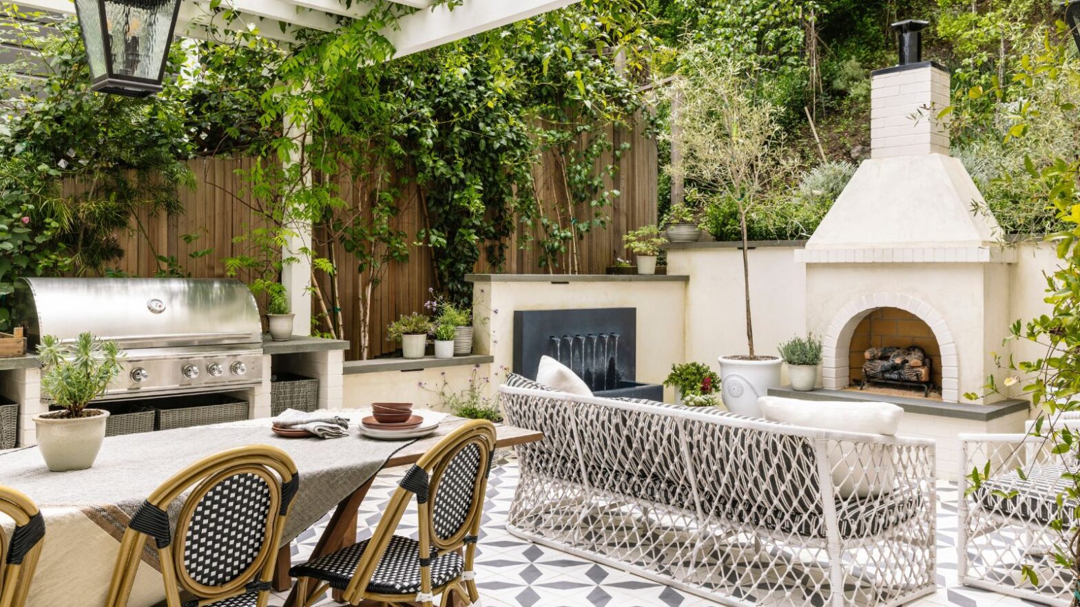 This outdoor living space is a lesson in a simple design