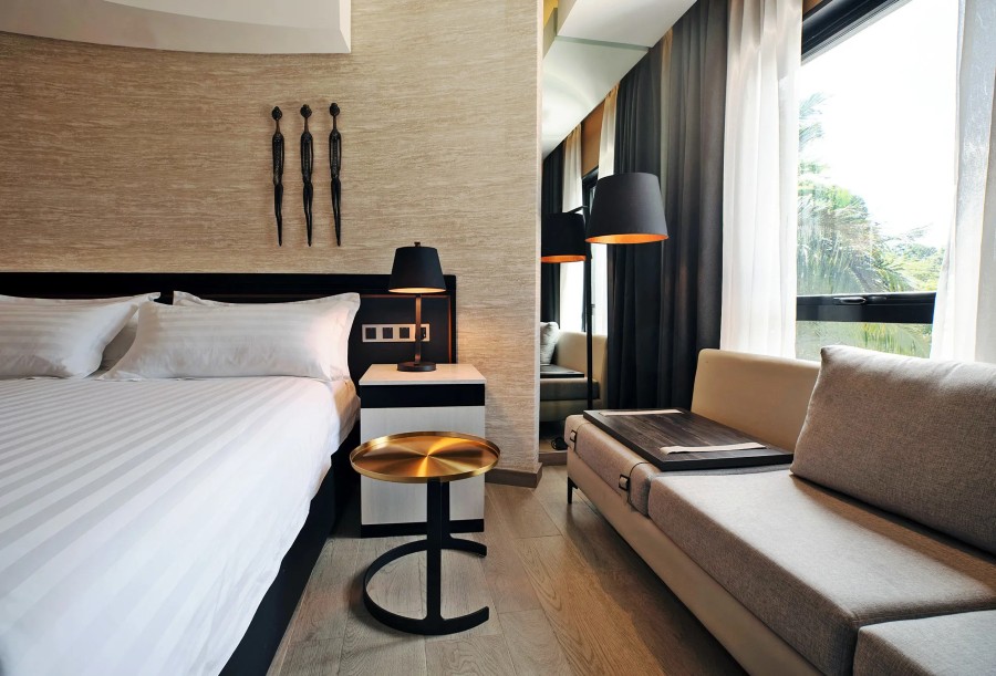 A stay of a world traveler in the Nairobi's Tribe Hotel