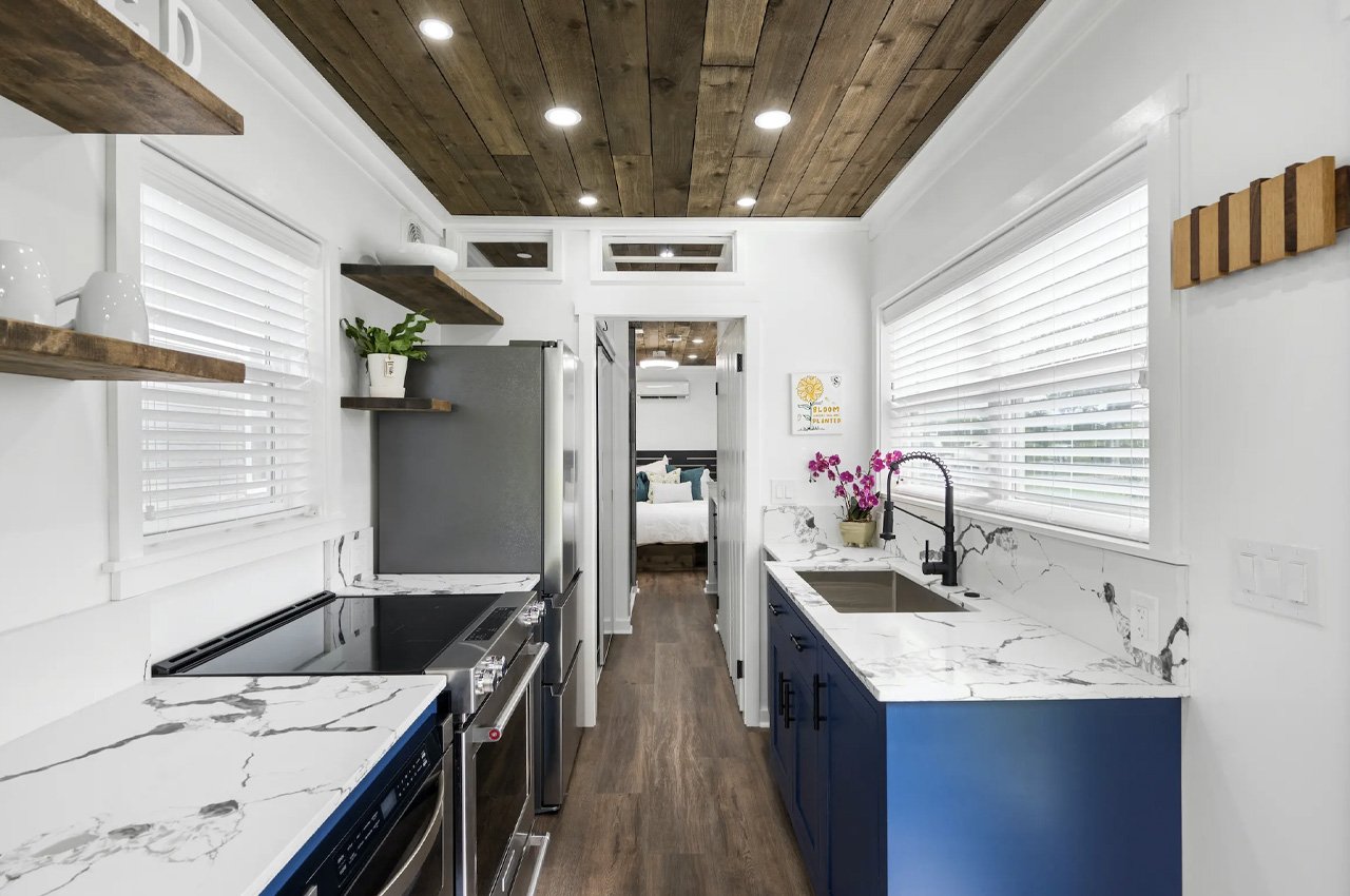 TOP 5 shipping containers Tiny Homes to inspire their next compact life movements in 2025