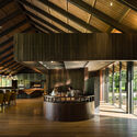 Sugar loaf at Flockhill / hierarchical group - interior photography, kitchen, wood, chair, beam