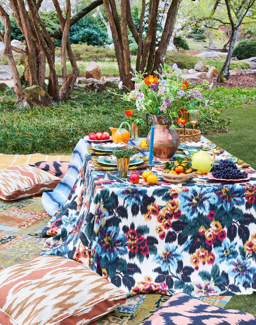 Veranda tie table