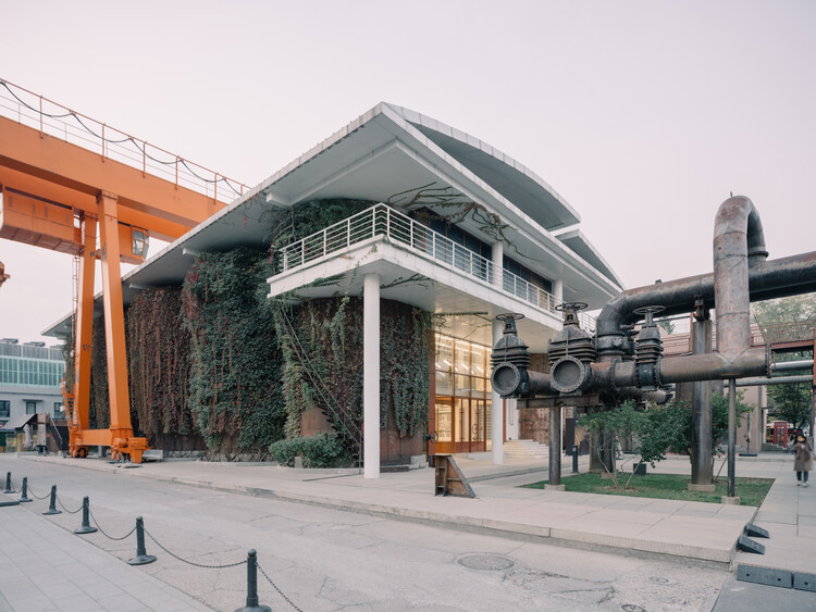 Aitahop Beijing / Yatofu creative - external photography, column, beam