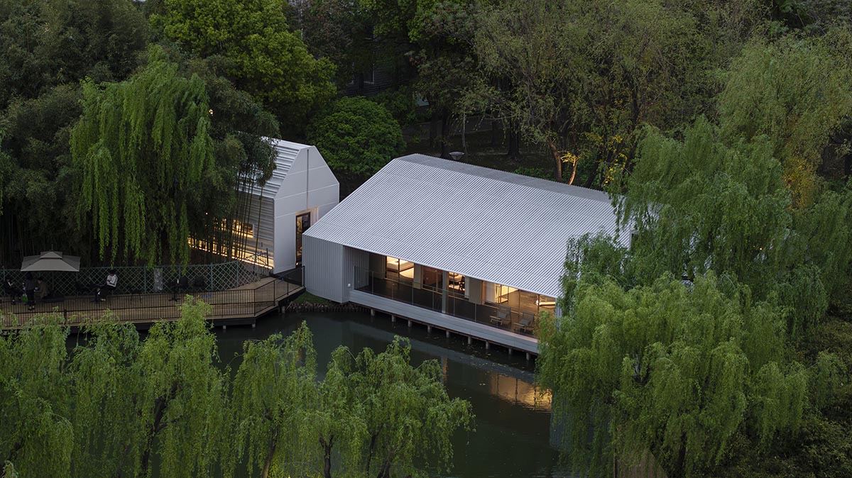 Wutopia Lab creates a light shimmer in a charming green with the Seehaus in Shanghai 