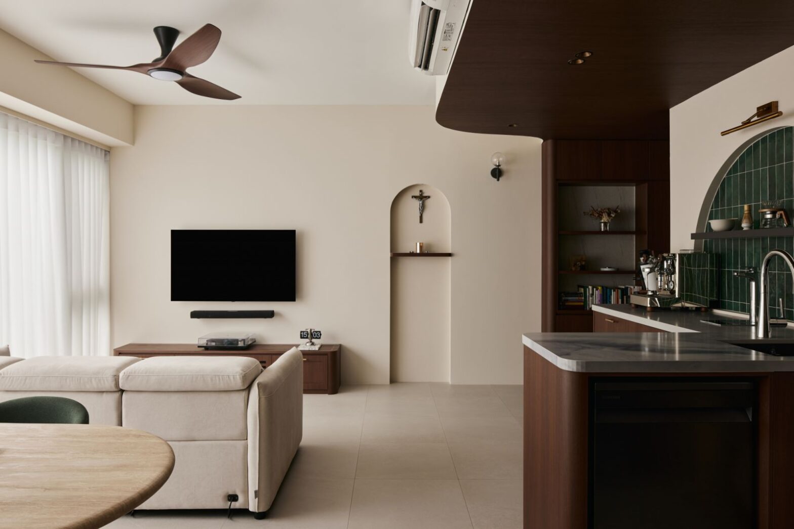 In the quiet Silversea apartment of Theory Design