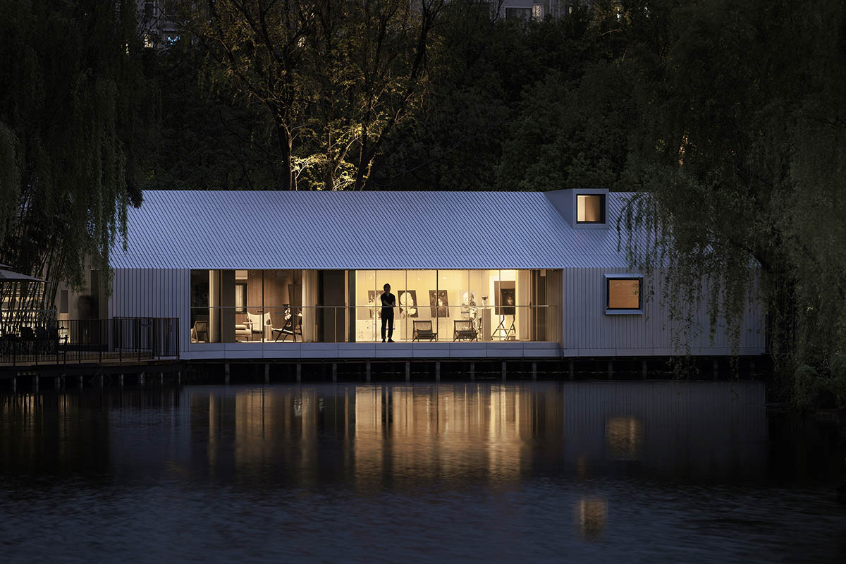 Wutopia Lab creates a light shimmer in a charming green with the Seehaus in Shanghai