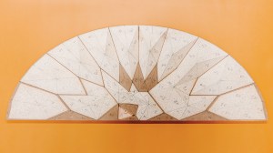 Louis Vuitton Kaleidoscope Cabinet Buchen door