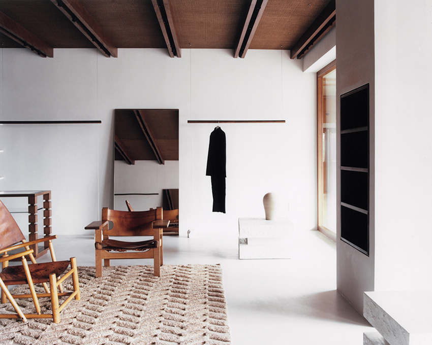 Room studio examines the contrasting material aesthetics in the double retail area of ES_MORE
