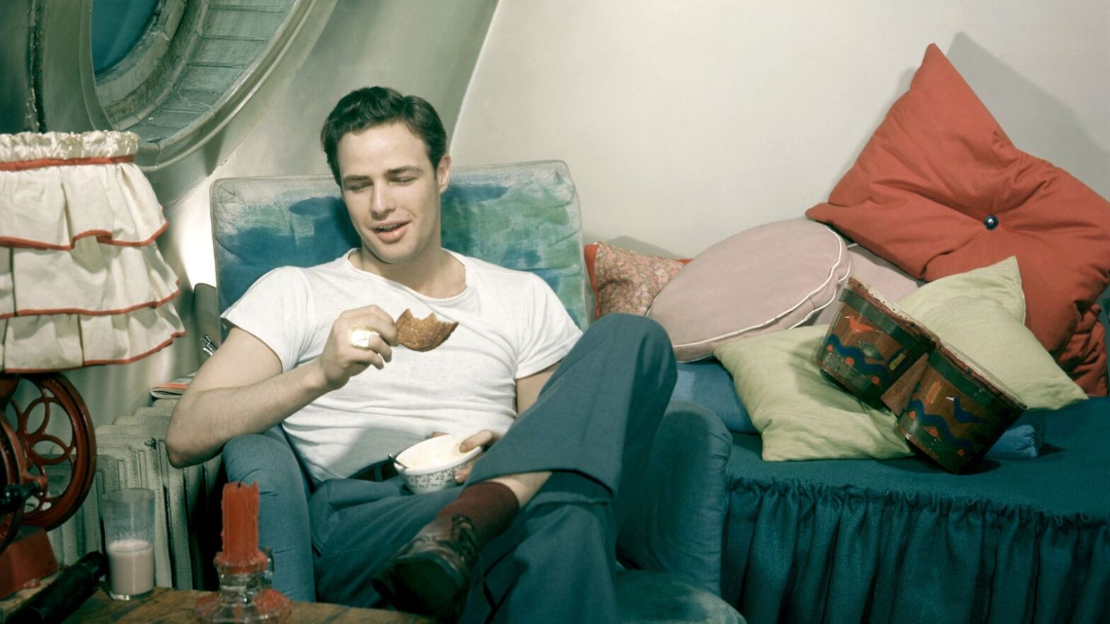 Marlon Brando used an unexpected color combination in his bedroom of the 1950s