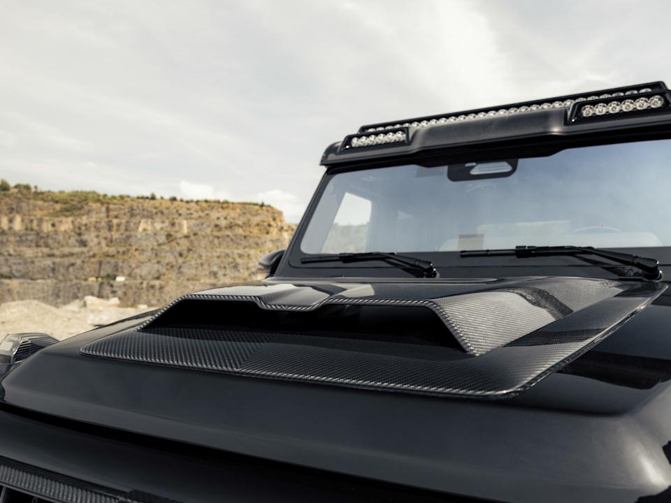 This two-story light bar was made for a $ 1.3 million Mercedes G-Wagon