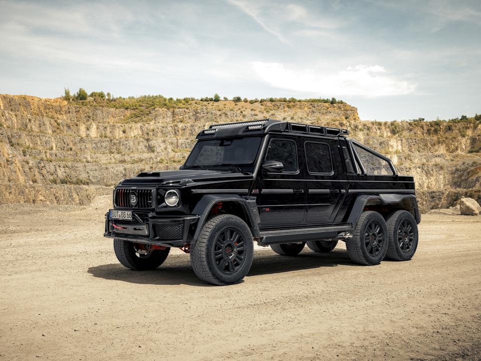 This two-story light bar was made for a $ 1.3 million Mercedes G-Wagon