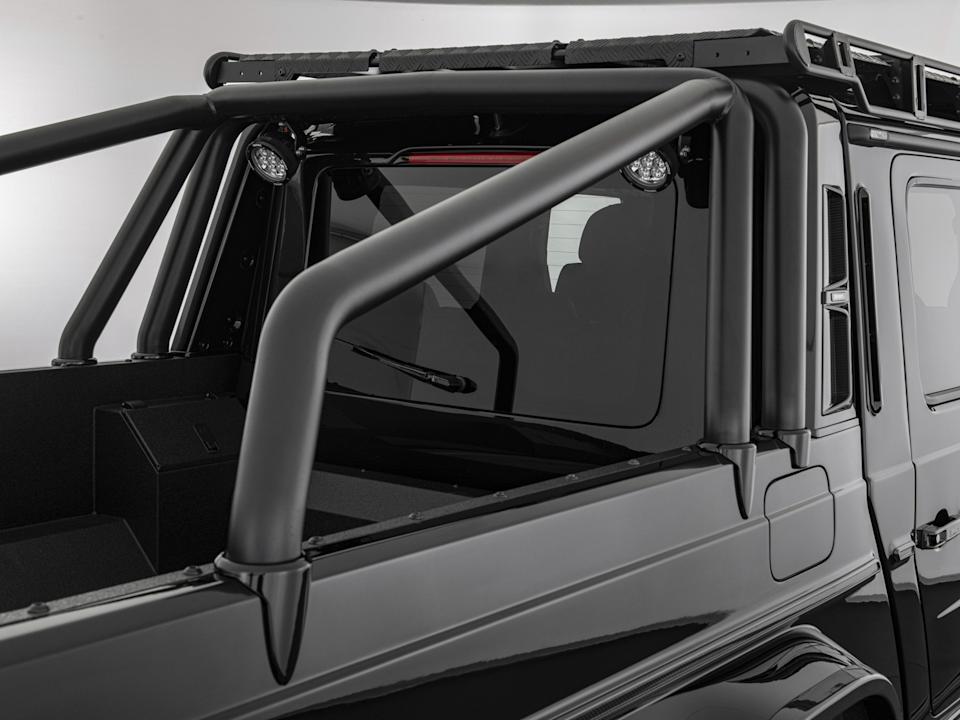 This two-story light bar was made for a $ 1.3 million Mercedes G-Wagon