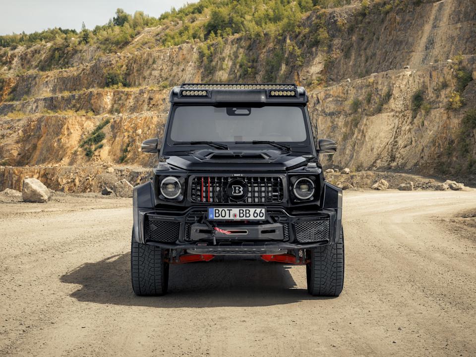 This two-story light bar was made for a $ 1.3 million Mercedes G-Wagon