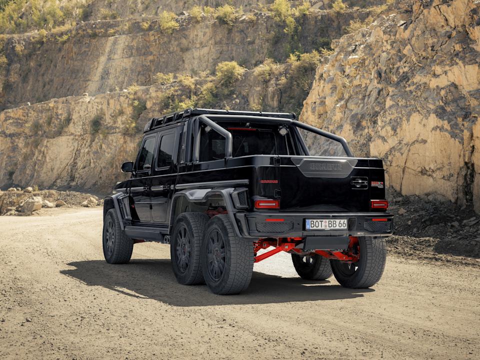 This two-story light bar was made for a $ 1.3 million Mercedes G-Wagon