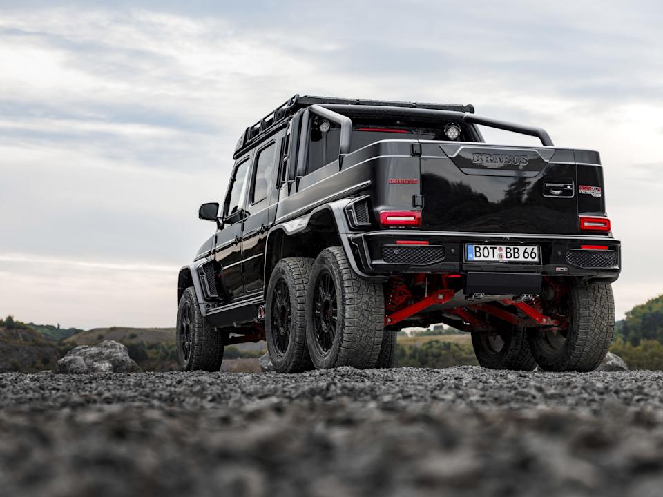 This two-story light bar was made for a $ 1.3 million Mercedes G-Wagon
