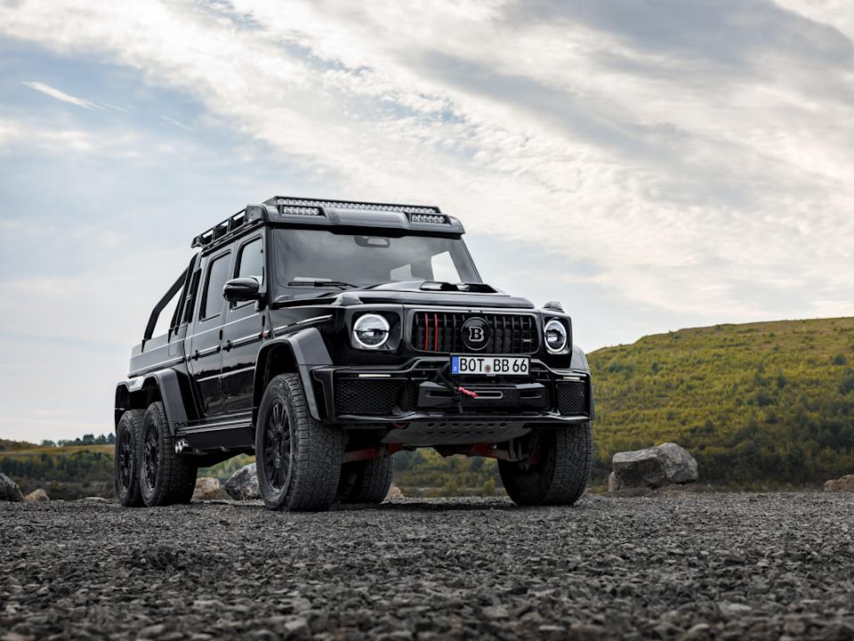 This two-story light bar was made for a $ 1.3 million Mercedes G-Wagon