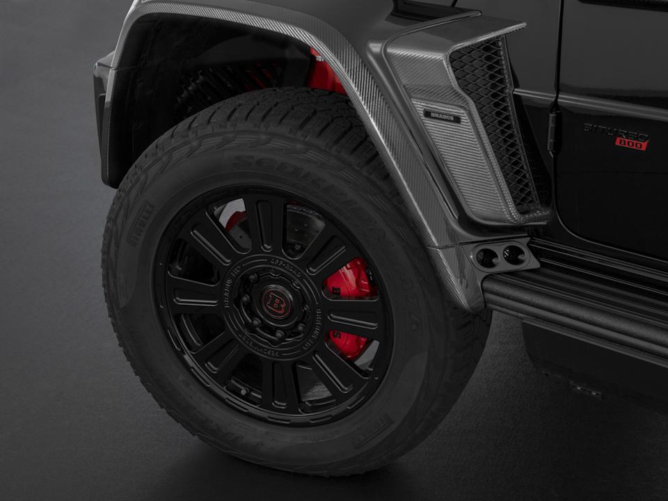 This two-story light bar was made for a $ 1.3 million Mercedes G-Wagon
