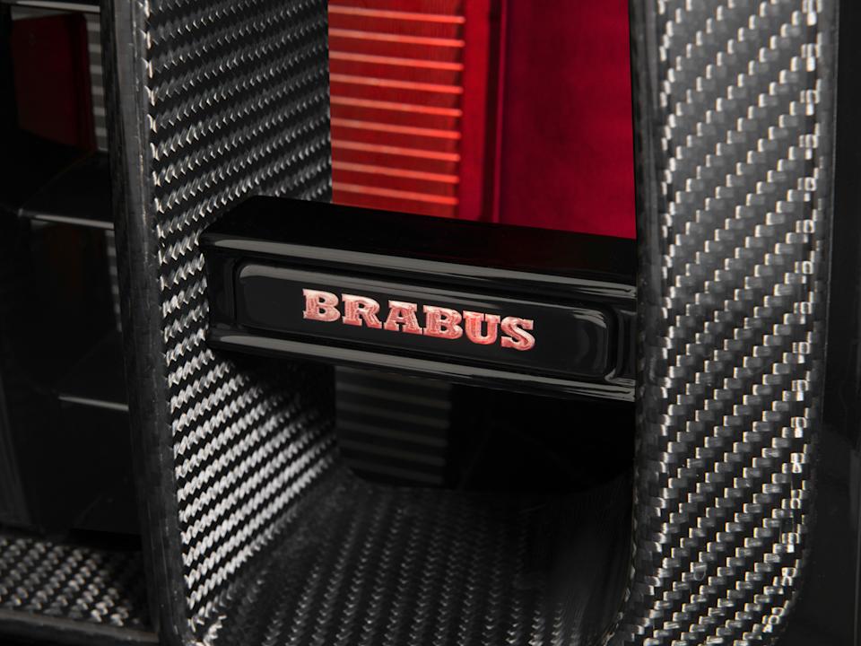 This two-story light bar was made for a $ 1.3 million Mercedes G-Wagon