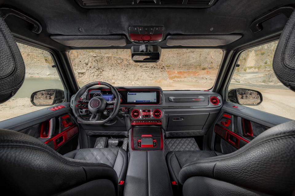 This two-story light bar was made for a $ 1.3 million Mercedes G-Wagon