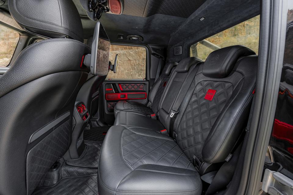 This two-story light bar was made for a $ 1.3 million Mercedes G-Wagon