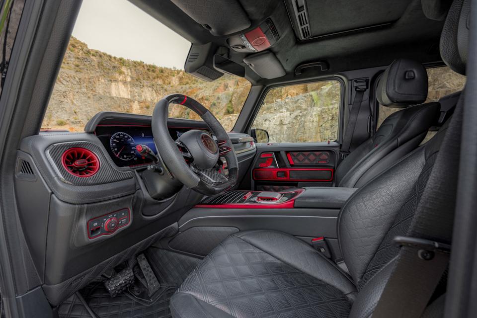 This two-story light bar was made for a $ 1.3 million Mercedes G-Wagon