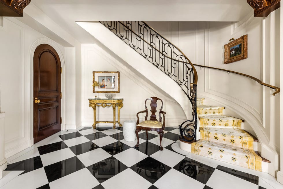 969 5th Avenue Foyer