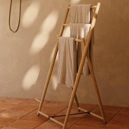 Kave Home, Roxana towel shelf in solid teacs, 50 x 95 cm
