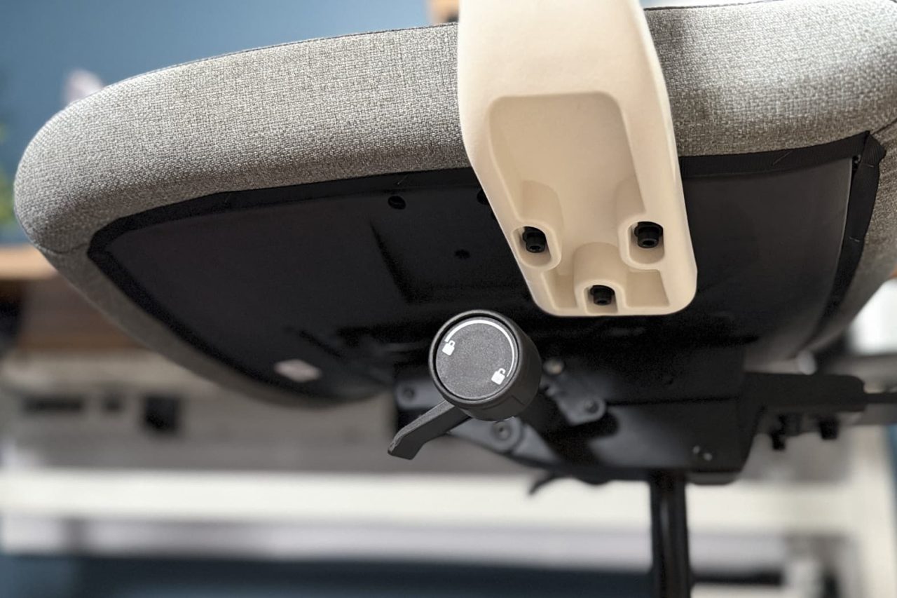 Completion Clarksville ergonomic chair
