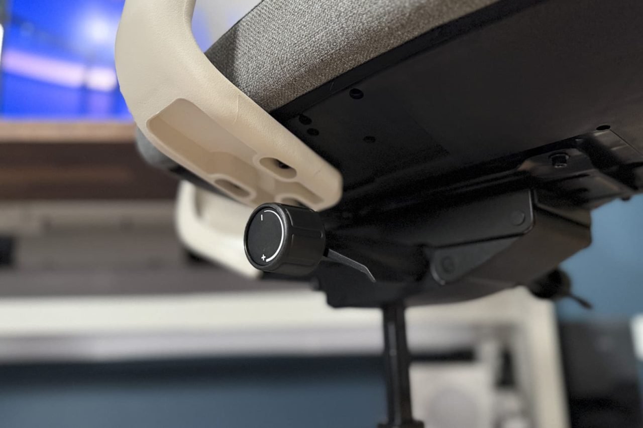 Completion Clarksville ergonomic chair