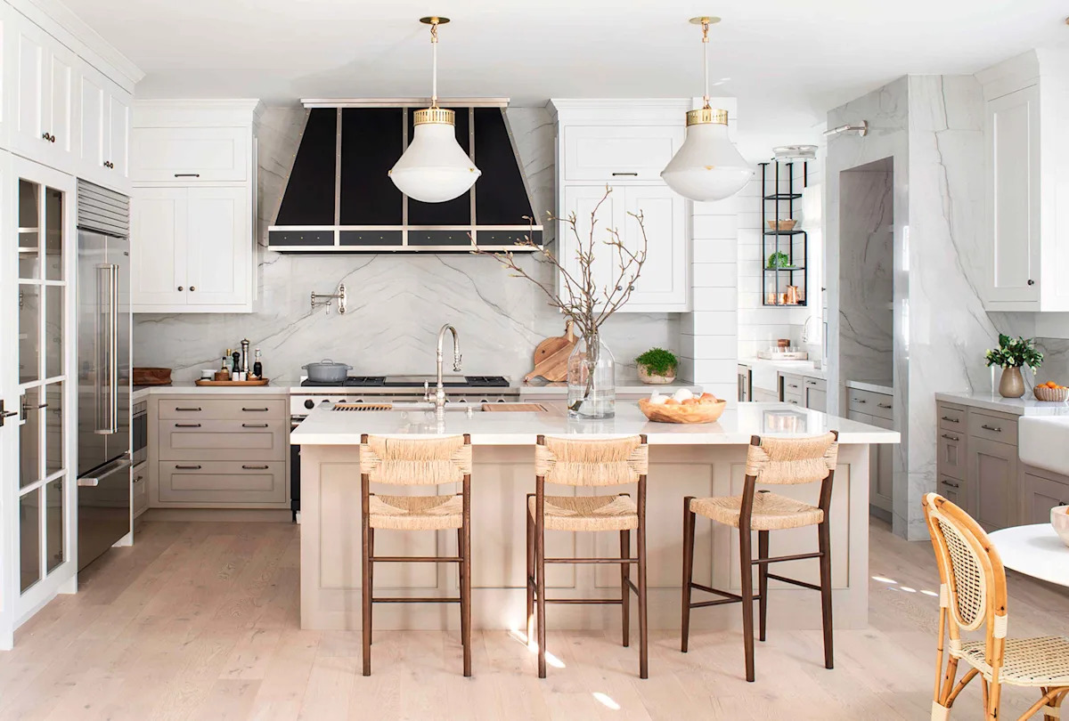 5 Design updates that update your modern farmhouse kitchen immediately - no renovation required