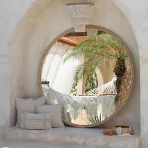 Round and large wall mirror Form 2025 inner construction trends in Dubai