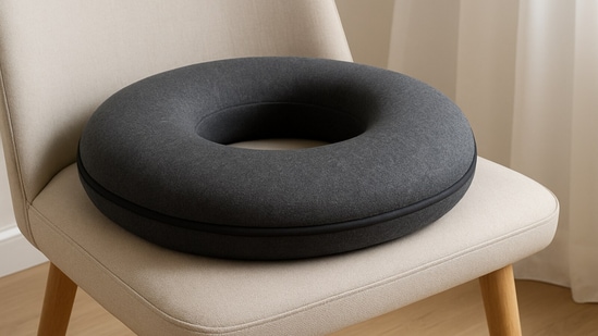 A stylish donut pillow with ergonomic comfort, which is perfect for loosening coccyx pain, the discomfort and improvement of the posture for long hours. A stylish donut pillow with ergonomic comfort, which is perfect for loosening coccyx pain, the discomfort and improvement of the posture for long hours.