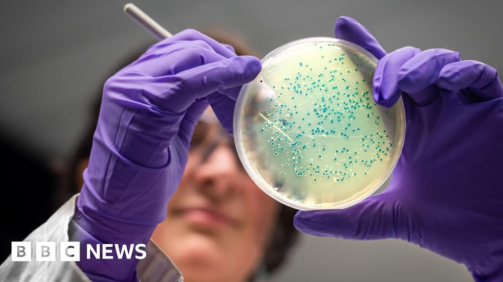 AI designs new, super bow-like antibiotics for gonorrhea and MRSA