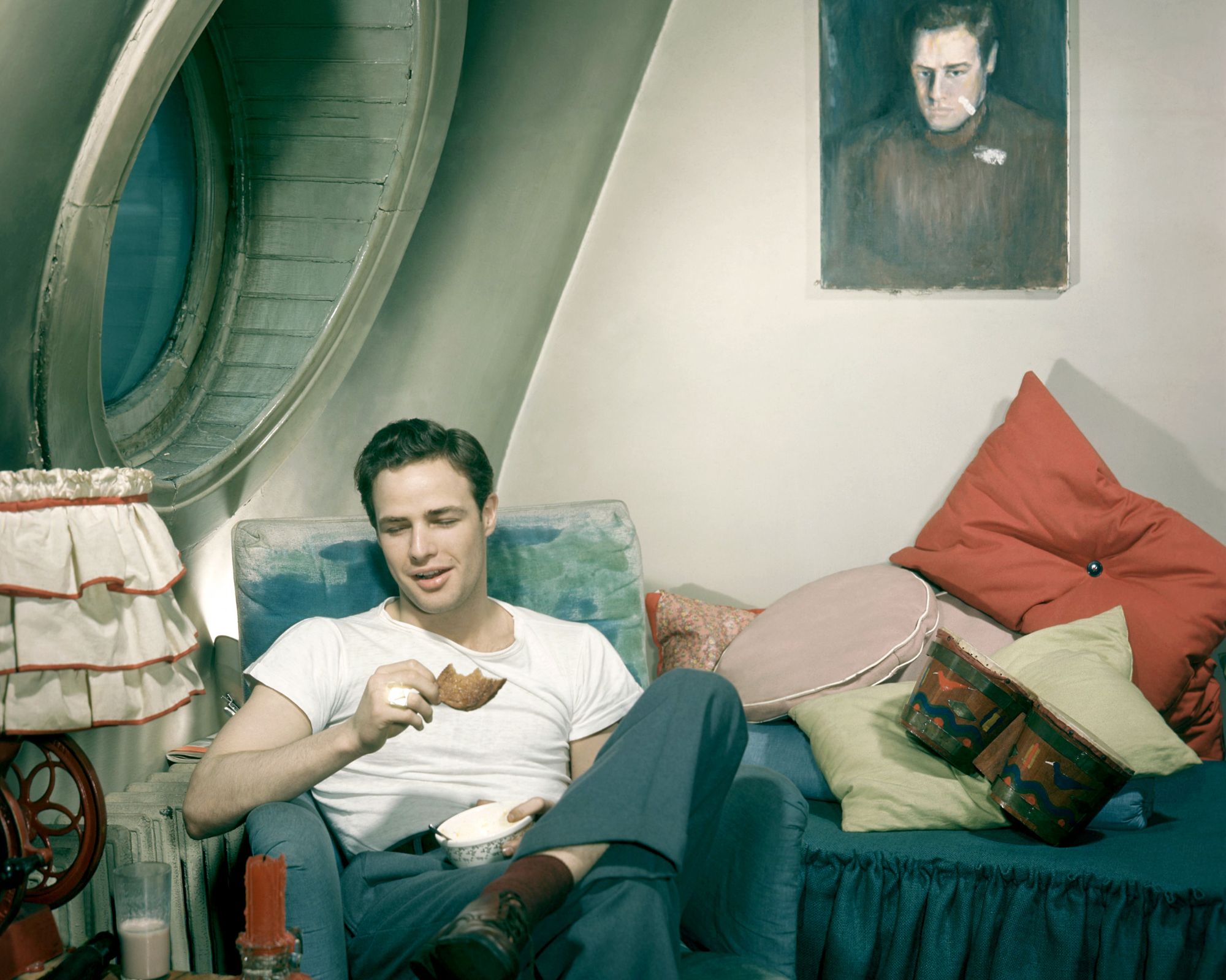 Marlon Brando in his bedroom of the 1950s