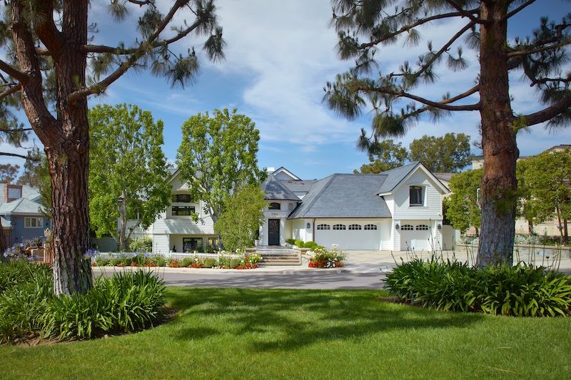 Newly informed English Tudor discount with a tailor -made mill and amber interior design lists for 16 million US dollars in ...