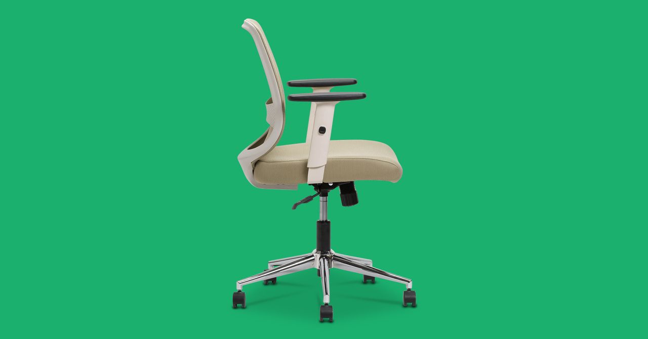 Nothing goes through the most popular office chair of our editors and is now offered for sale