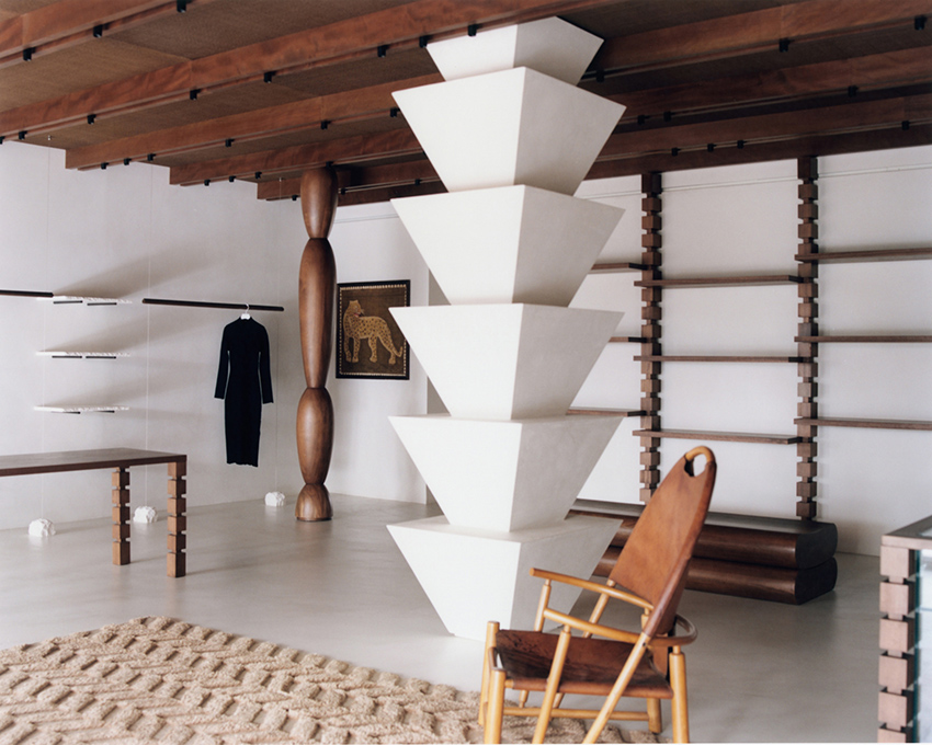 Room studio examines the contrasting material aesthetics in the double retail area of ES_MORE