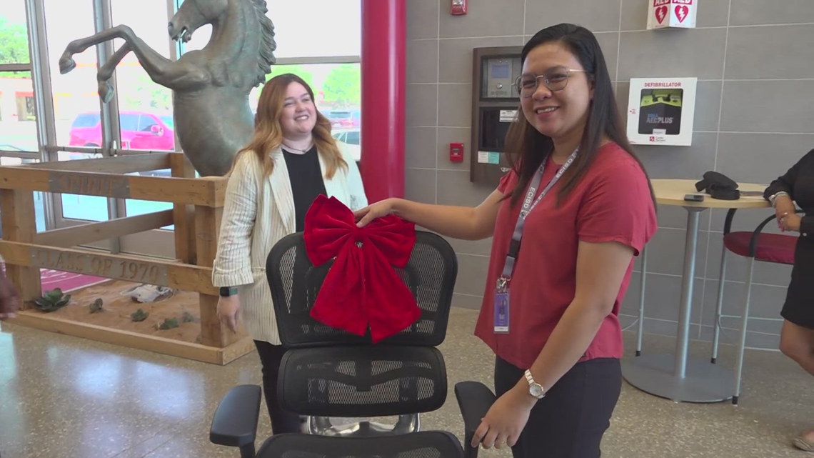 Teacher wins ergonomic chairs, free meals to start the school year