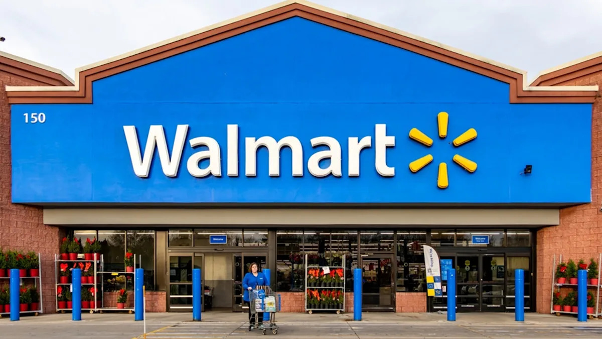 Walmart gives away practically outdoor and terrace furniture like this super affordable section