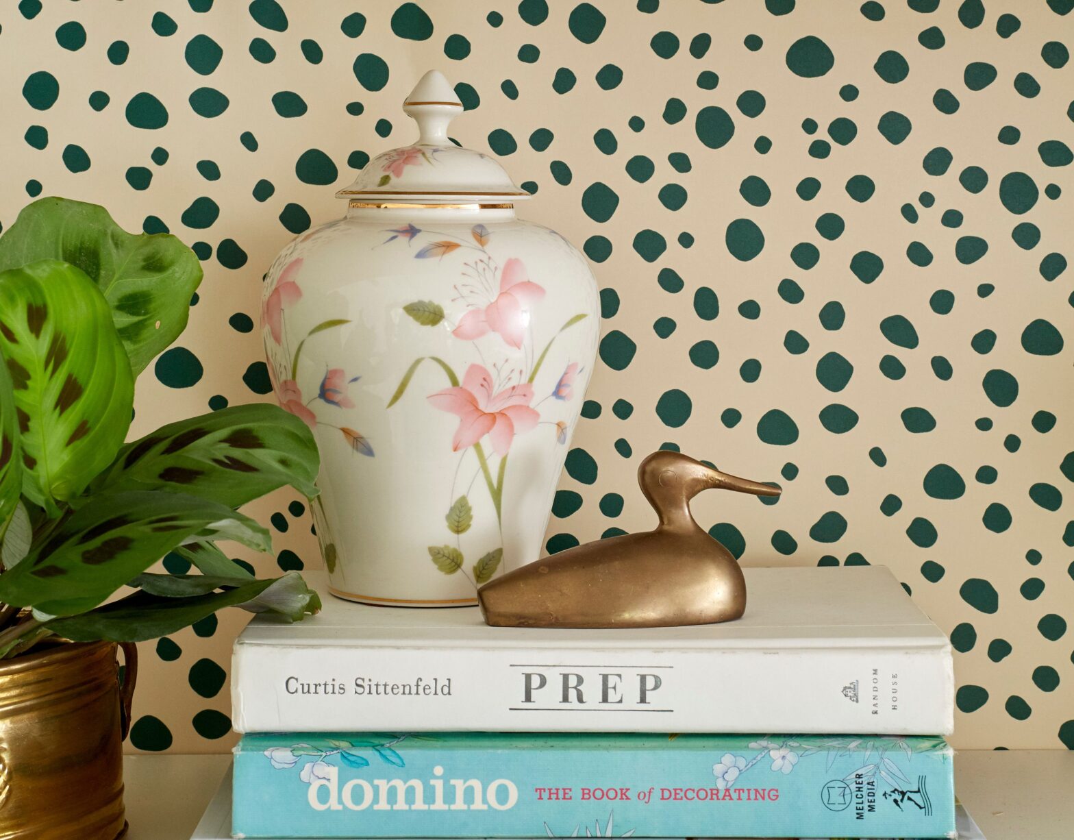 Yes, polka points are back - here you can use them in modern residential culture